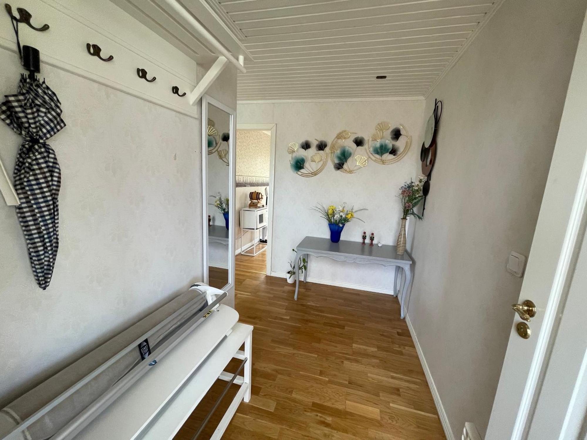 Luxury Villa By Lake Welcome You Hjo Εξωτερικό φωτογραφία